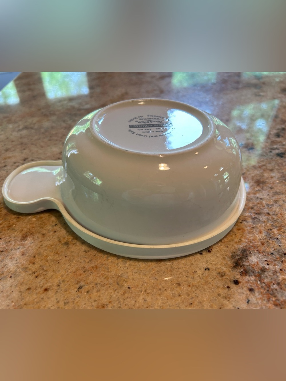 Corningware French White 15 oz. Grab It Round Casserole w/Original Plastic Lid